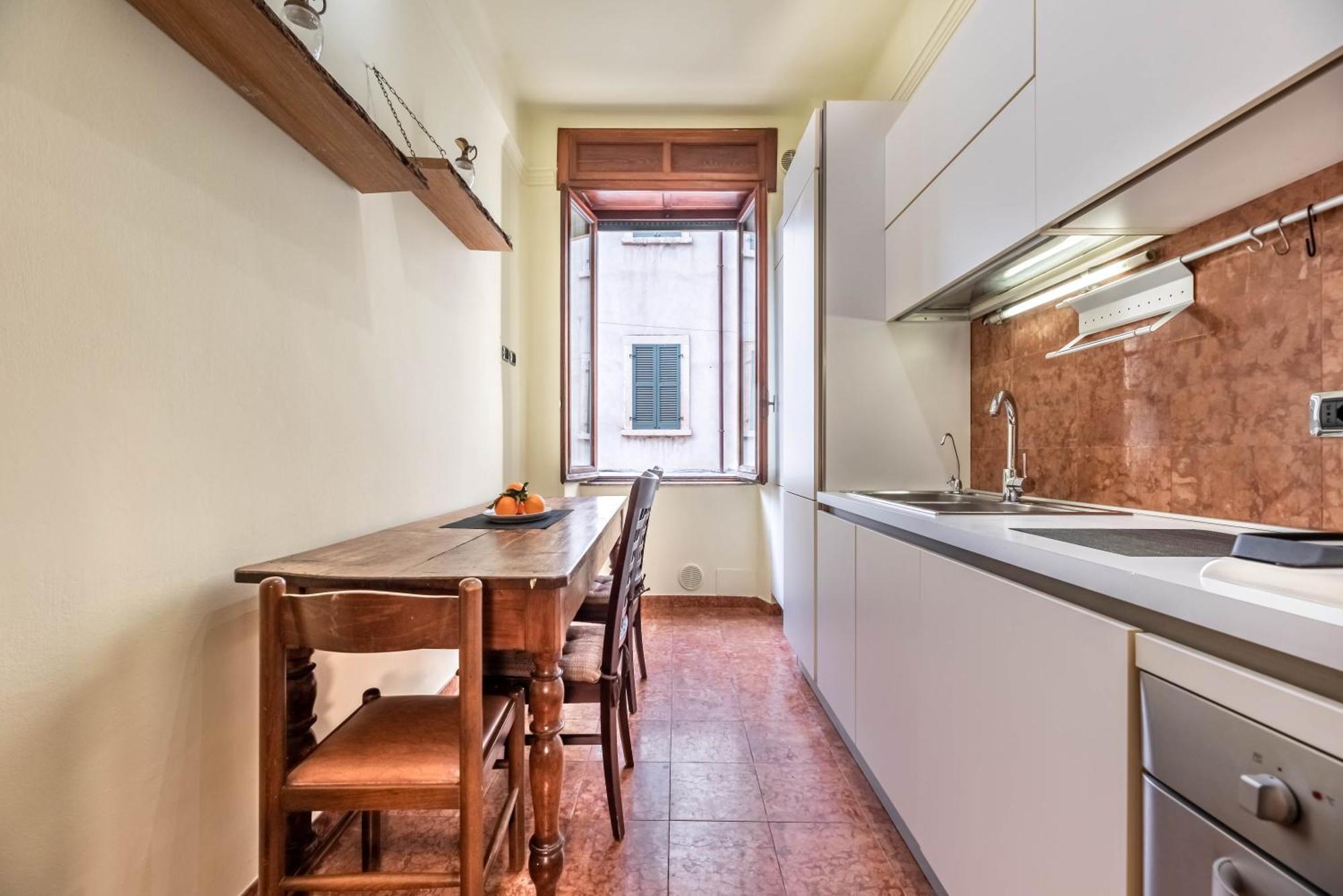 Piazza Isolo Central Apartment Верона Екстер'єр фото