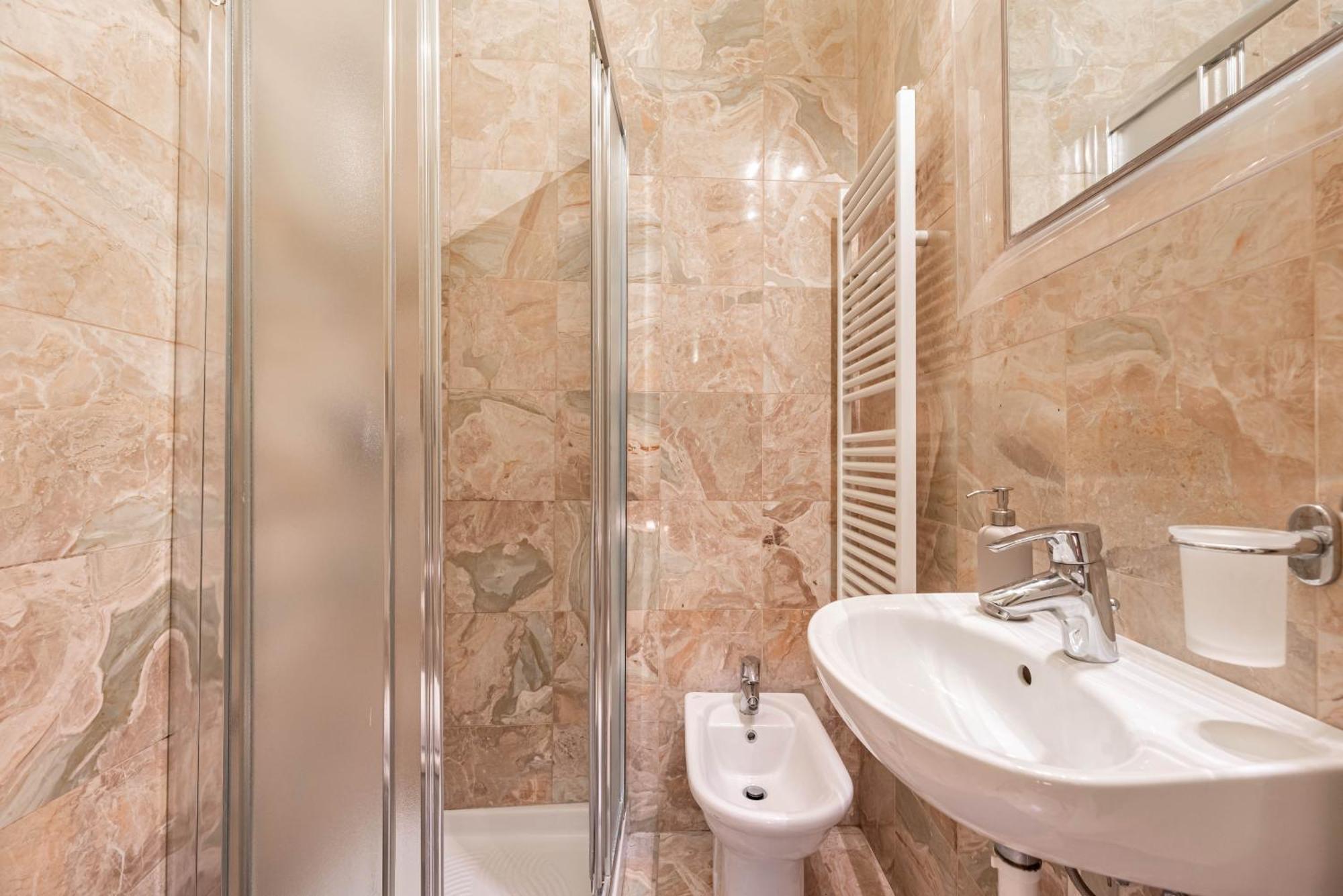 Piazza Isolo Central Apartment Верона Екстер'єр фото