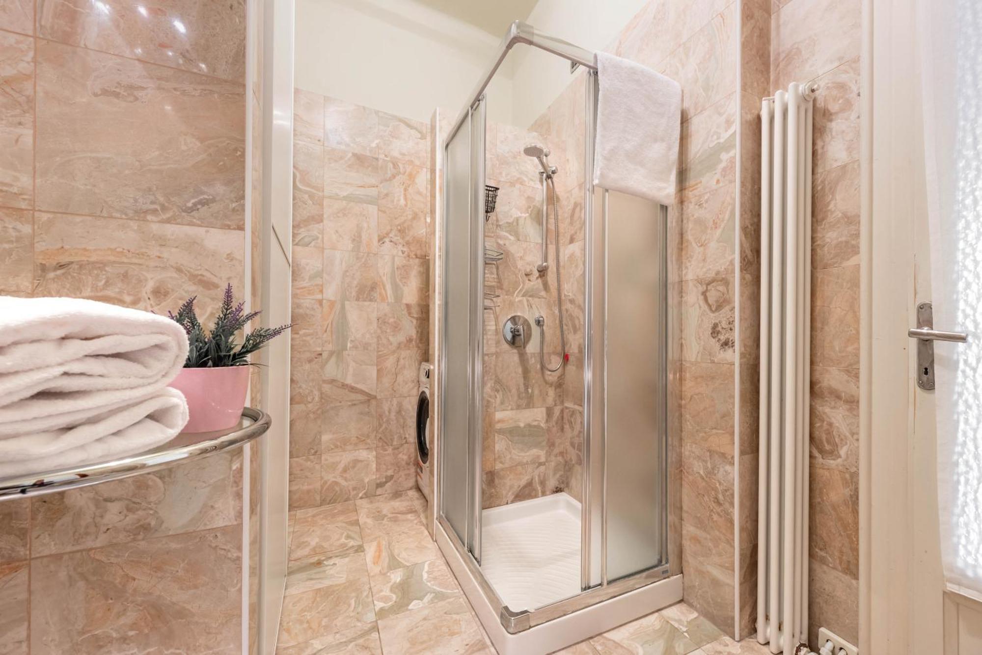 Piazza Isolo Central Apartment Верона Екстер'єр фото