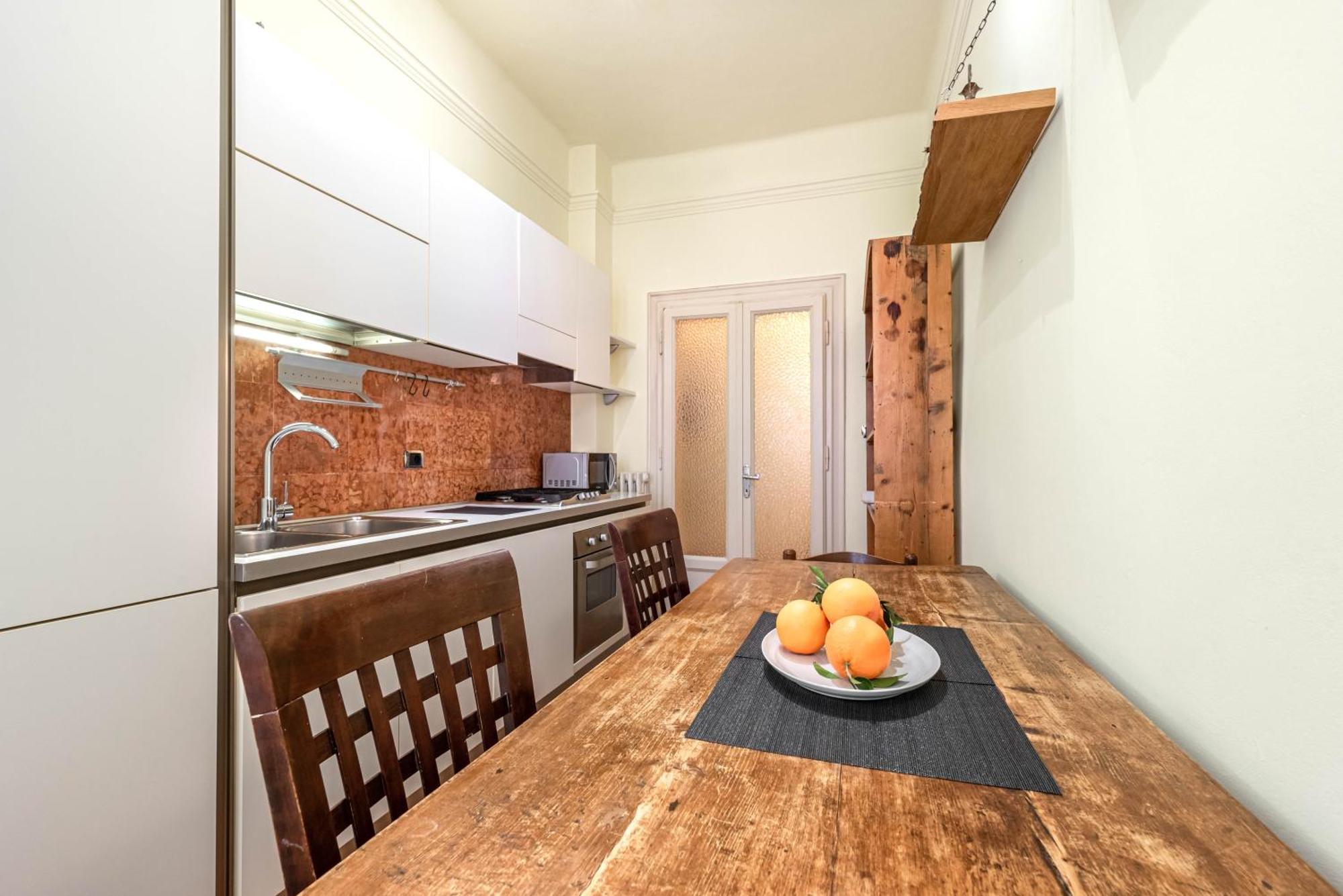 Piazza Isolo Central Apartment Верона Екстер'єр фото